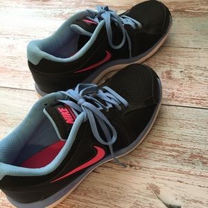 Nike shoes woman’s size 9